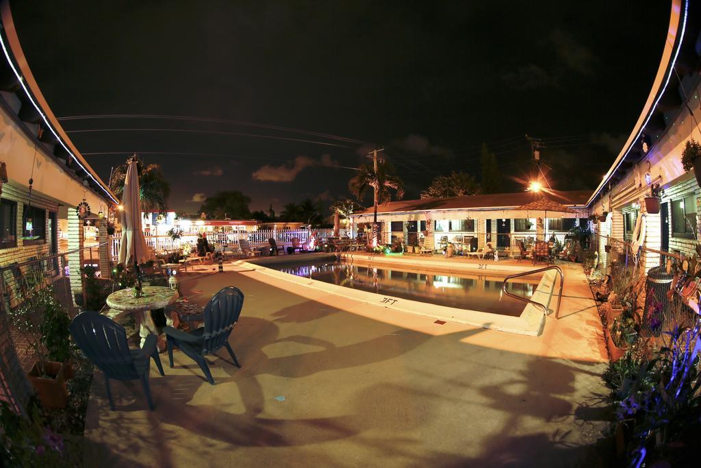 הוליווד Adobe Hacienda Motel מראה חיצוני תמונה