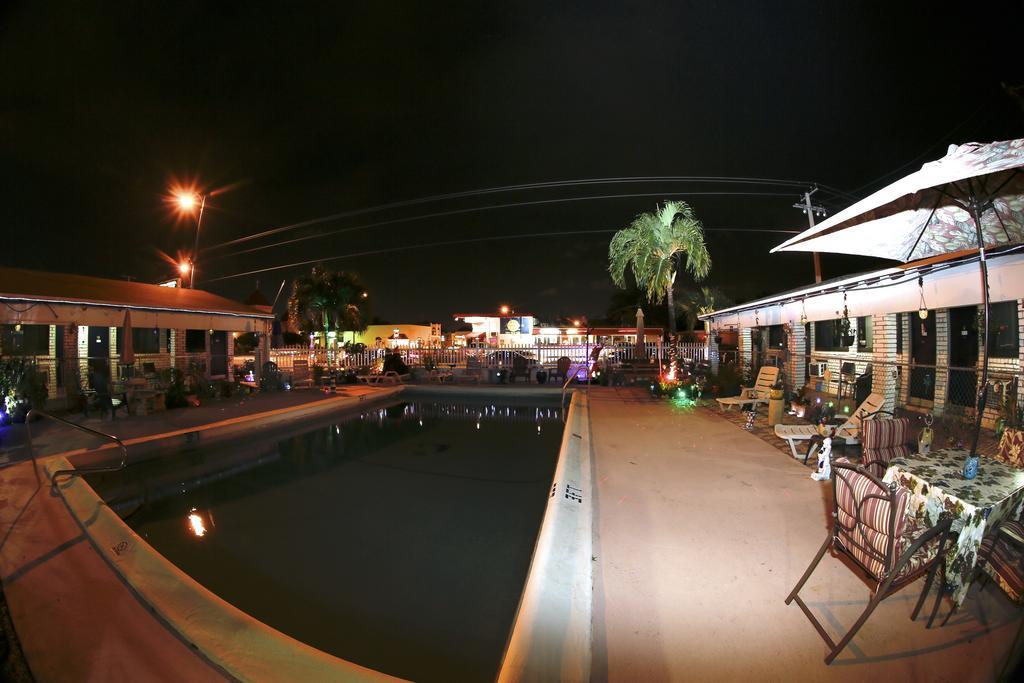 הוליווד Adobe Hacienda Motel מראה חיצוני תמונה